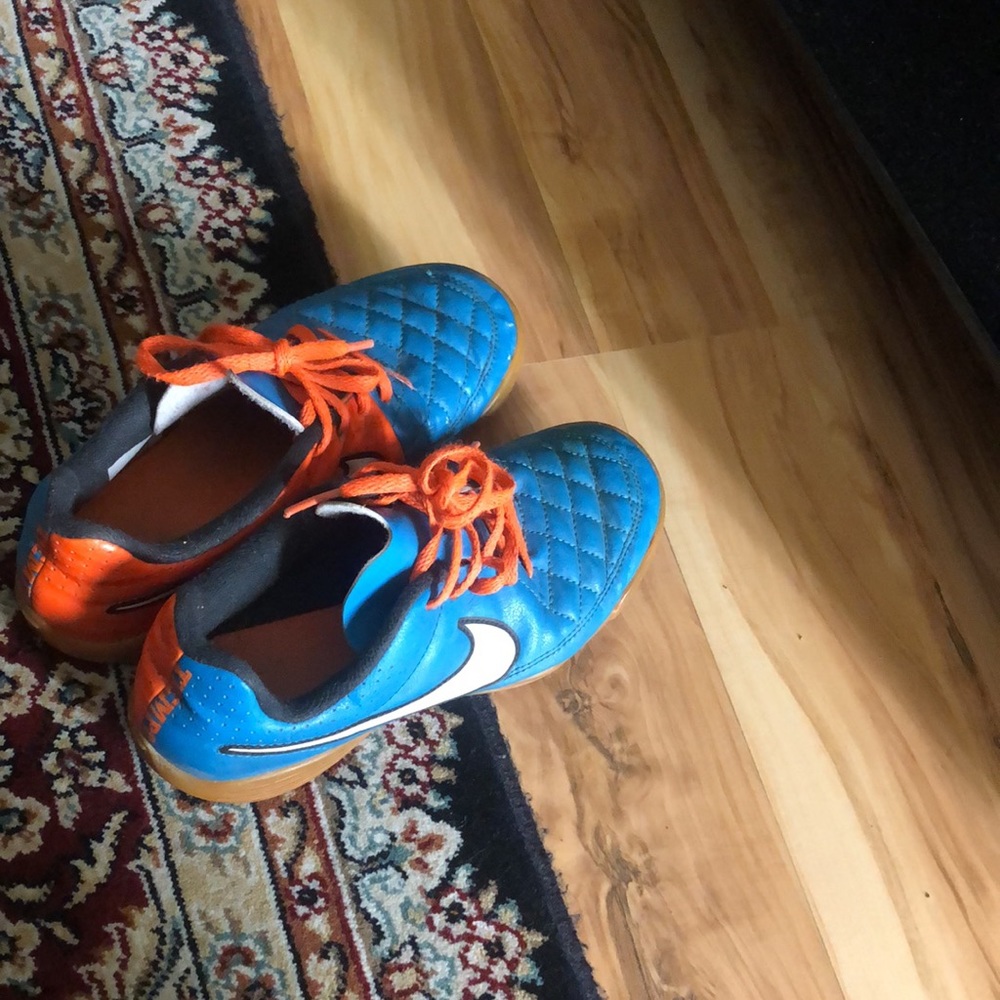 Nike Tiempo Blue Orange Training Sneakers Youth Size 2Y indoor soccer shoe